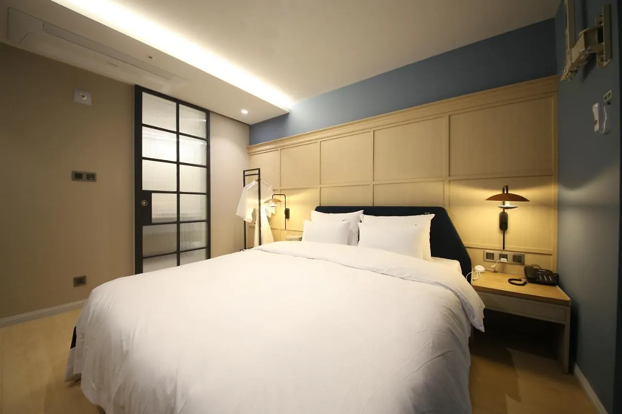 Brown Dot Hotel Sajik Stadium Busan 2*,  South Korea