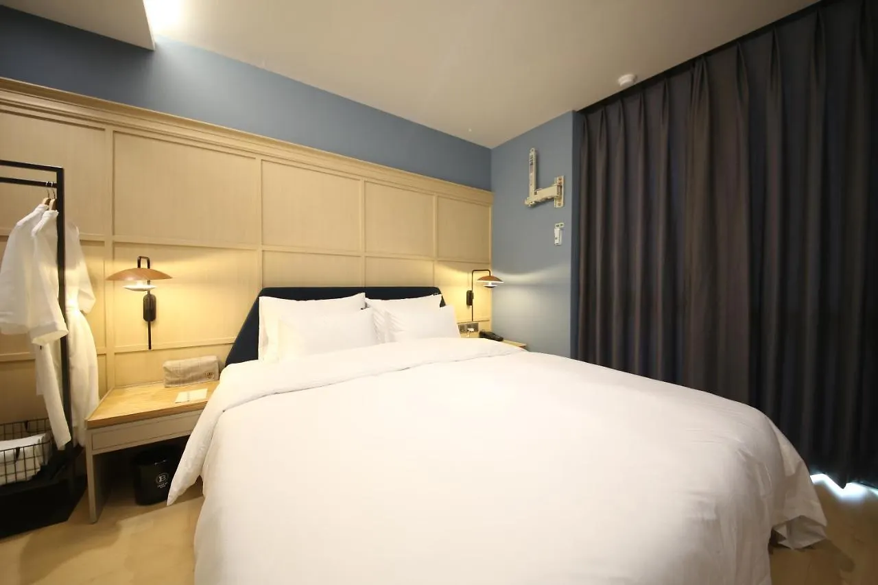 Brown Dot Hotel Sajik Stadium Busan 2*,